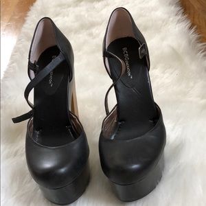 BCBG Black leather Platform heels
